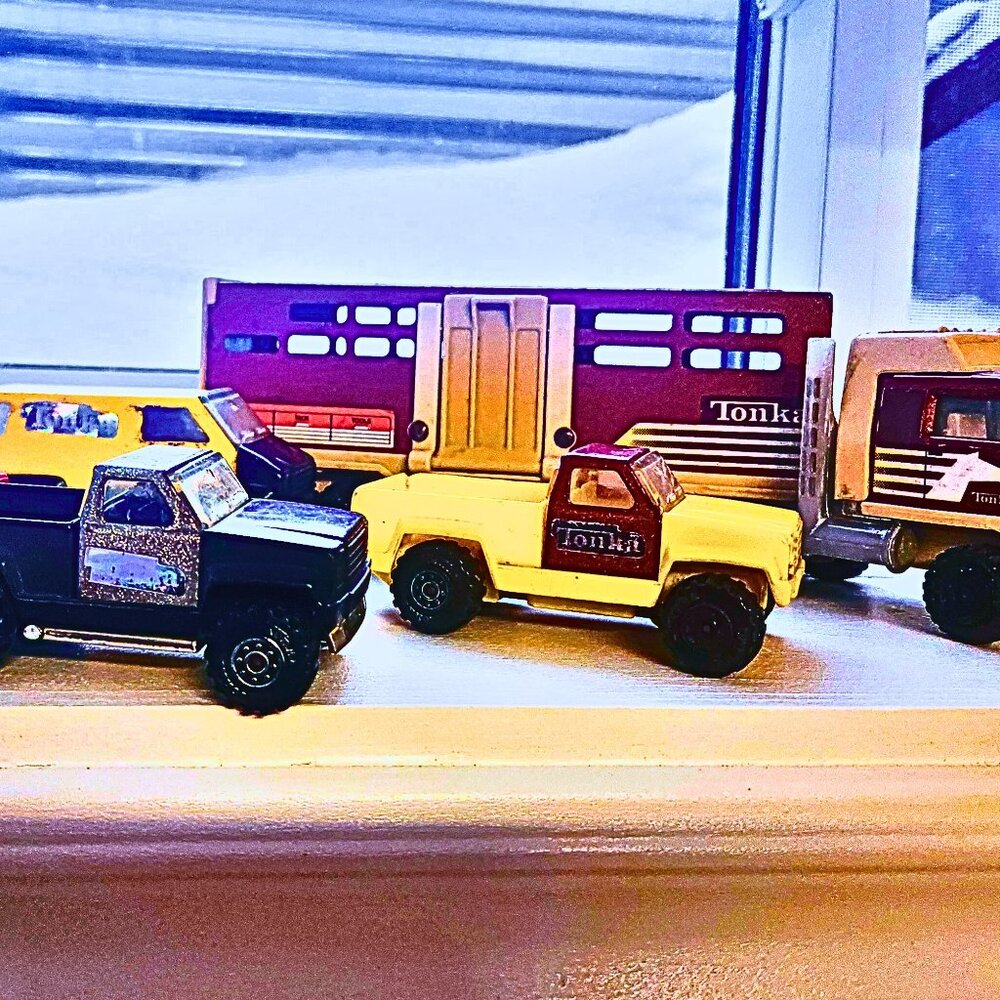 Vintage Tonka Truck Lot – 1978–1981 (5 Pieces)
